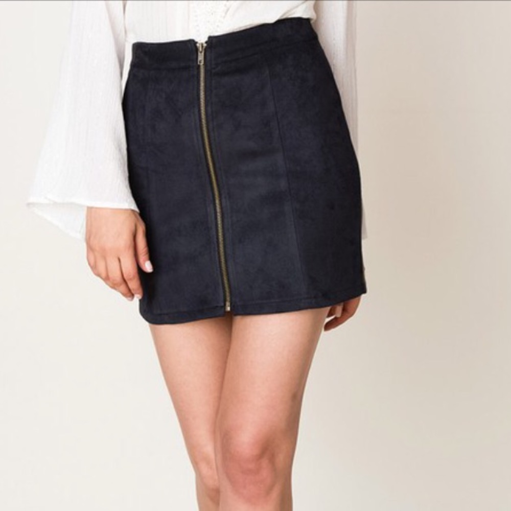 ❗️One Left❗️NWT Navy blue Zipper Down Skirt - Picture 4 of 6